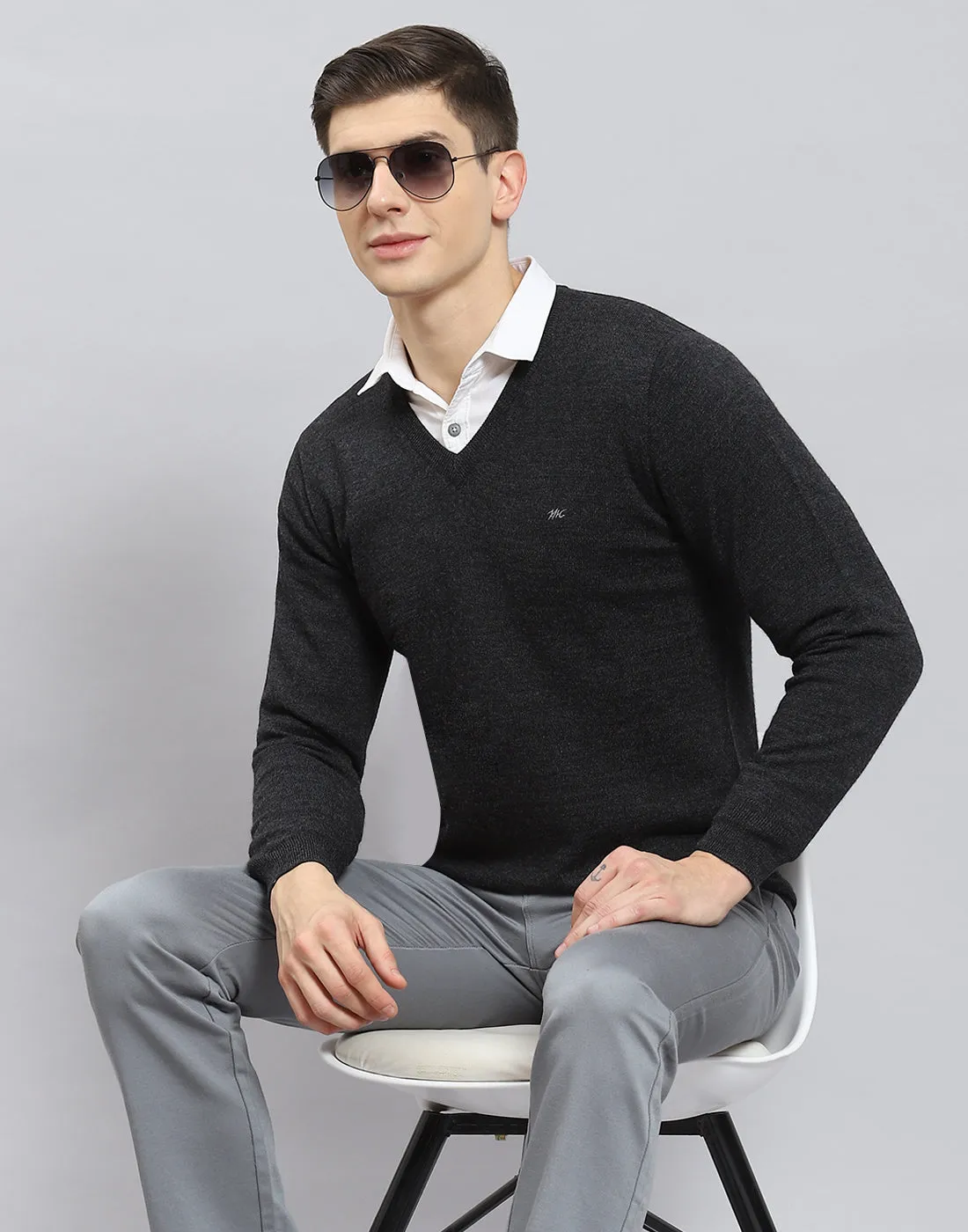 Men Grey Solid V Neck Full Sleeve Sweater