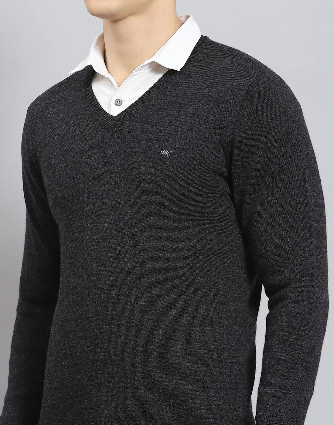 Men Grey Solid V Neck Full Sleeve Sweater