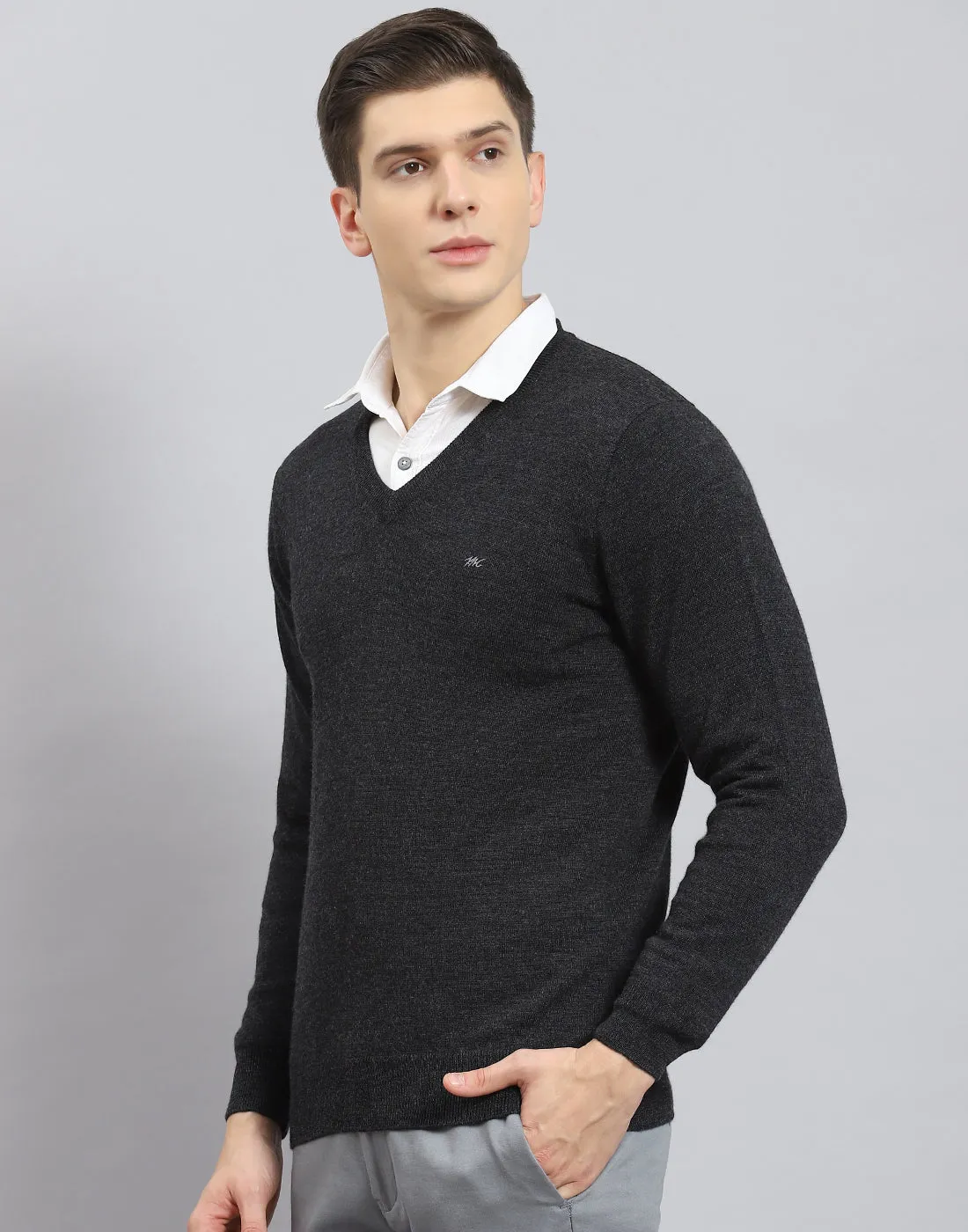 Men Grey Solid V Neck Full Sleeve Sweater