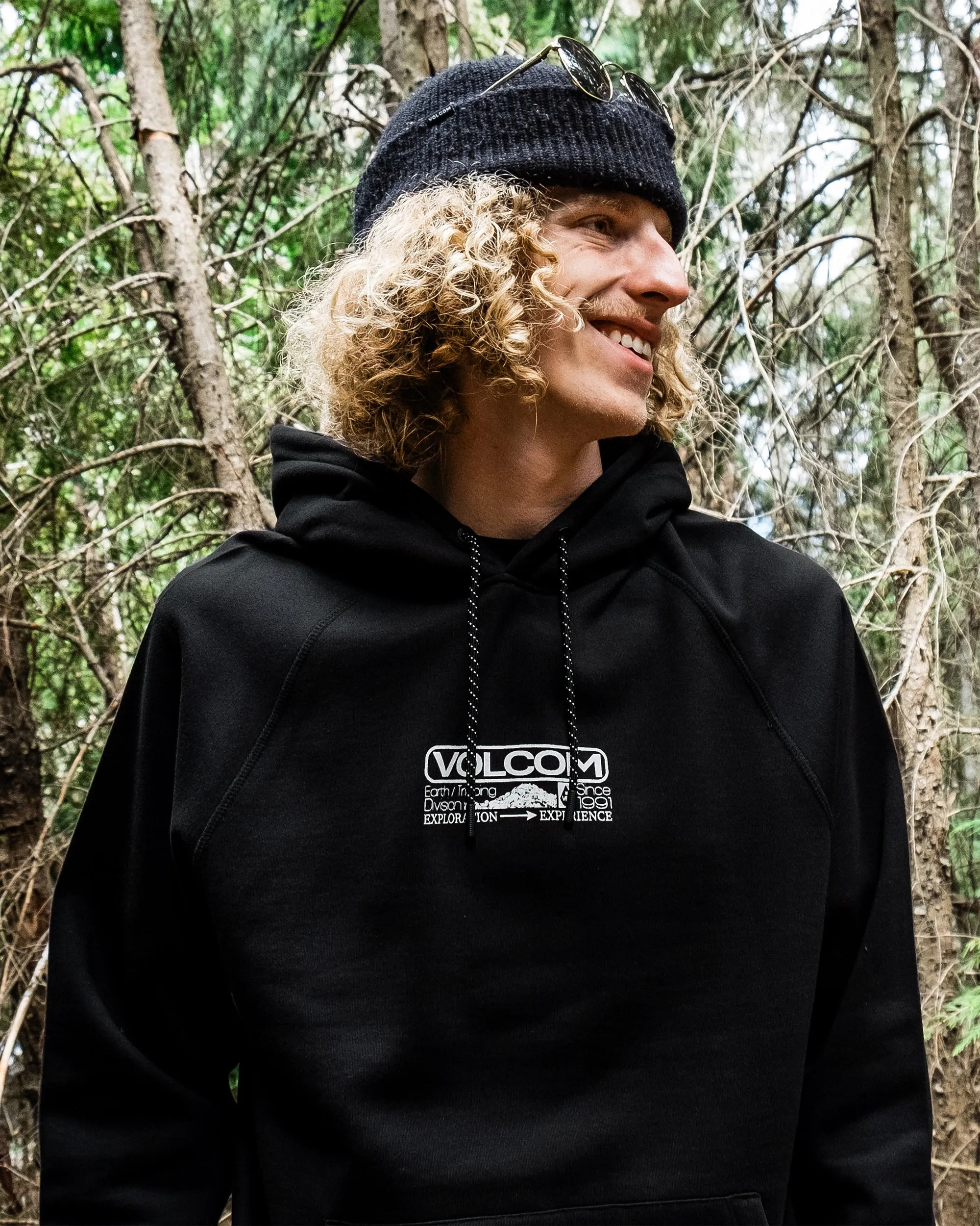 Outthere Hoodie - Black