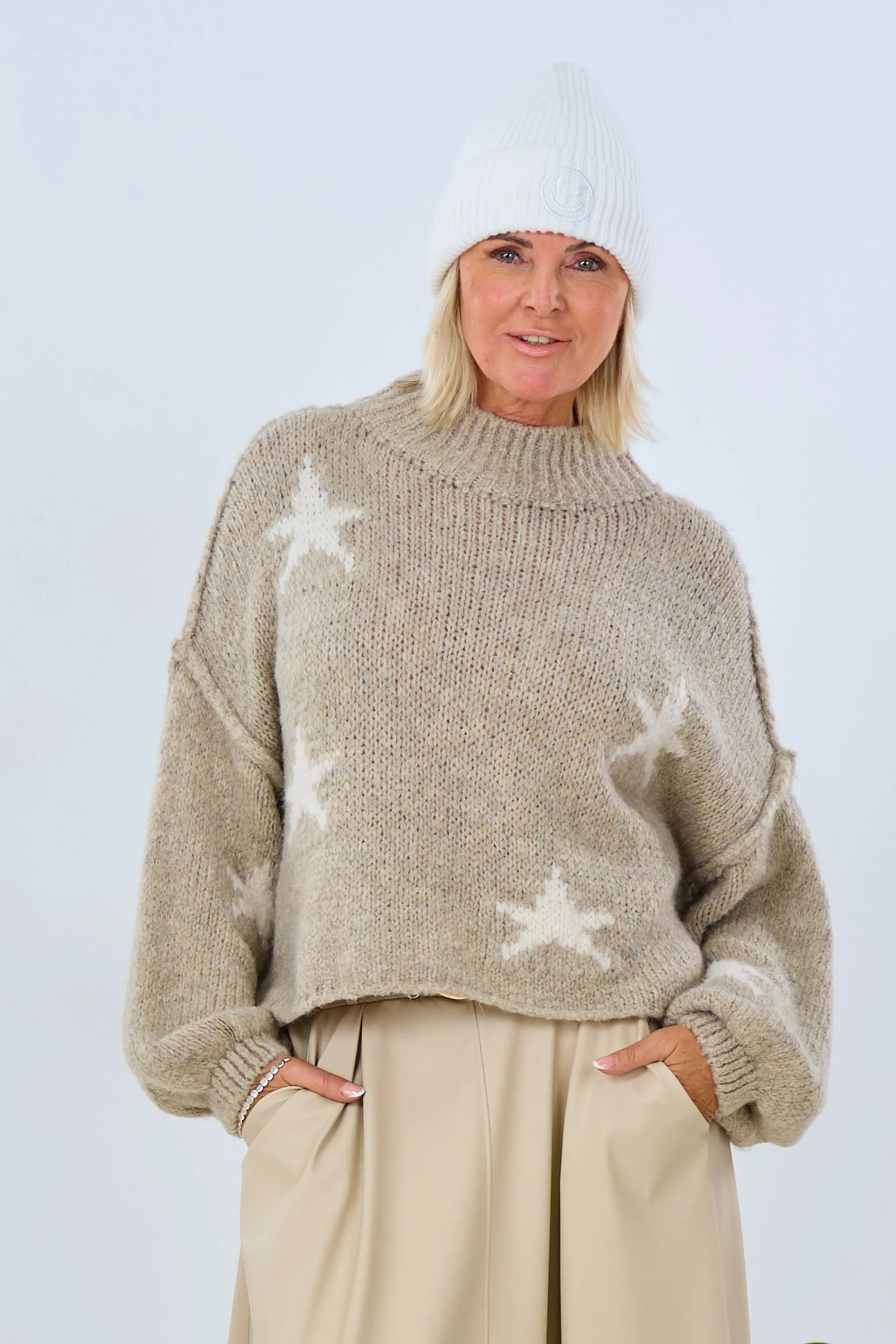 Strickpulli mit Turtleneck und Sternen, beige-weiß